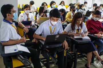 AB to adopt 2:1 onsite-online class hour ratio per course