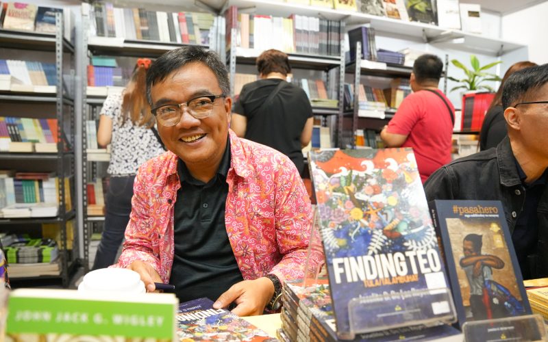 CW coordinator wins Gintong Aklat Awards for best creative nonfiction