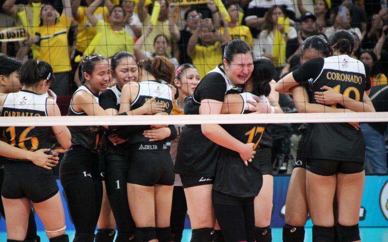 Golden Tigresses dethrone Lady Spikers, snap four-year finals drought