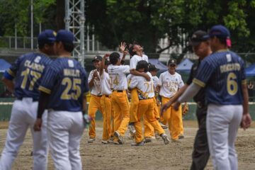 Golden Sox upset defending champs Bulldogs to open Round 2