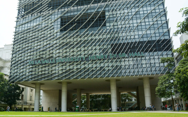 UST Artlets alumnae bag awards in journalism contest on youth issues