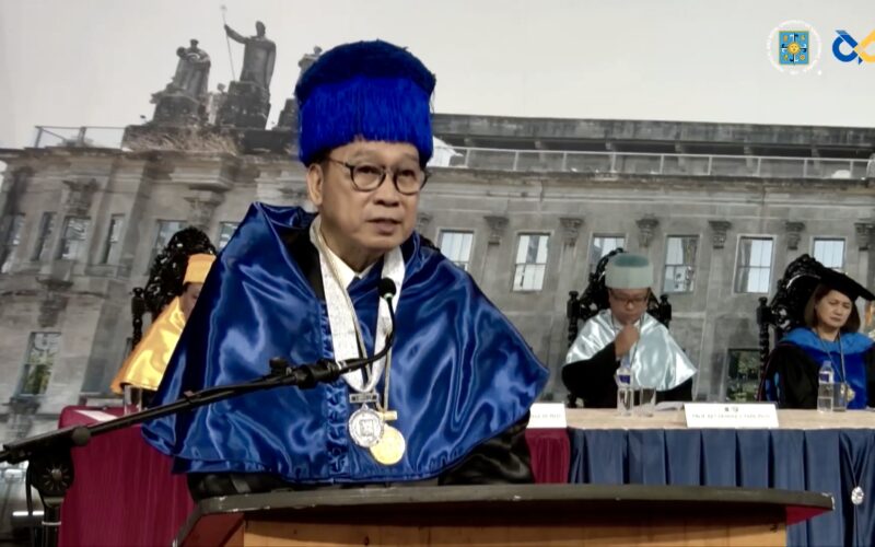 Seasoned journalist and The Flame alumnus tops UST Grad School Class of 2026