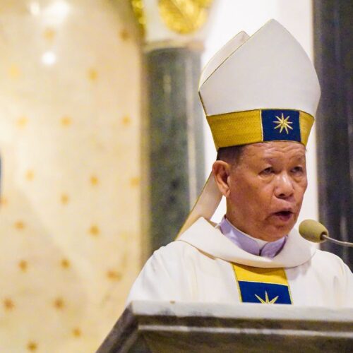 Advincula urges Catholics to abandon comfort, descend into others’ suffering