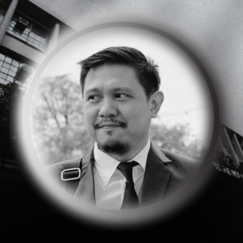 Journalism alumnus and former Palace communications official dies at 43