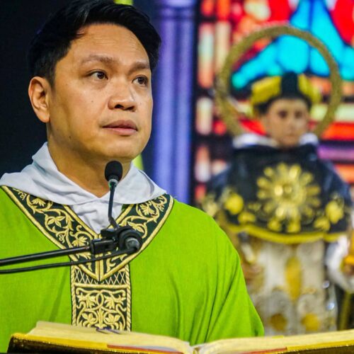 Drop false online personas, embrace authenticity, Thomasians told