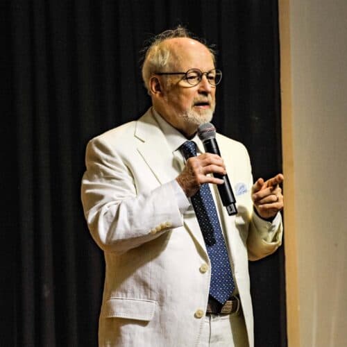 Mixed methods research pioneer urges  Filipinos to adopt integrated approach