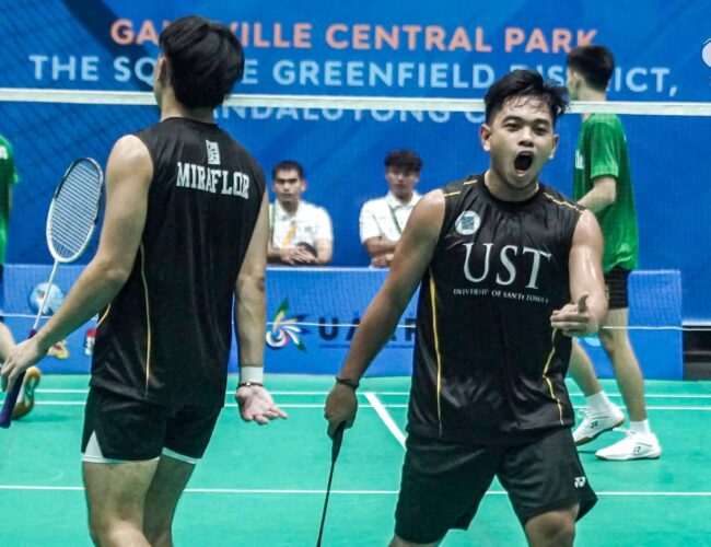 UST edges DLSU to force playoff for final men’s badminton semis berth
