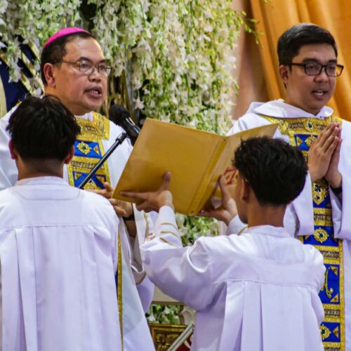 Continue emulating Mary’s trust in God despite doubts to bring Jesus to others, Cubao bishop says during La Naval feast